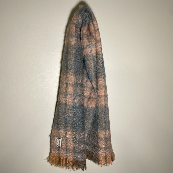 VTG 1960s Andrew Stewart Mohair Scarf Peach Blue Plaid Scotland Fringe - Picture 6 of 6